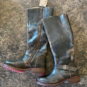 NIB Bed Stu Gayle Lux Size 6.5